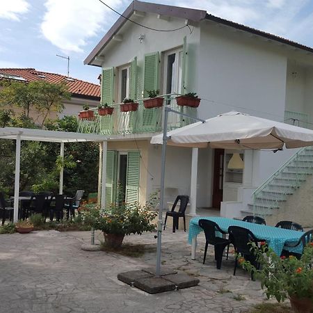 מרינה די פיאטרסנטה Le Mura Holiday Home מראה חיצוני תמונה